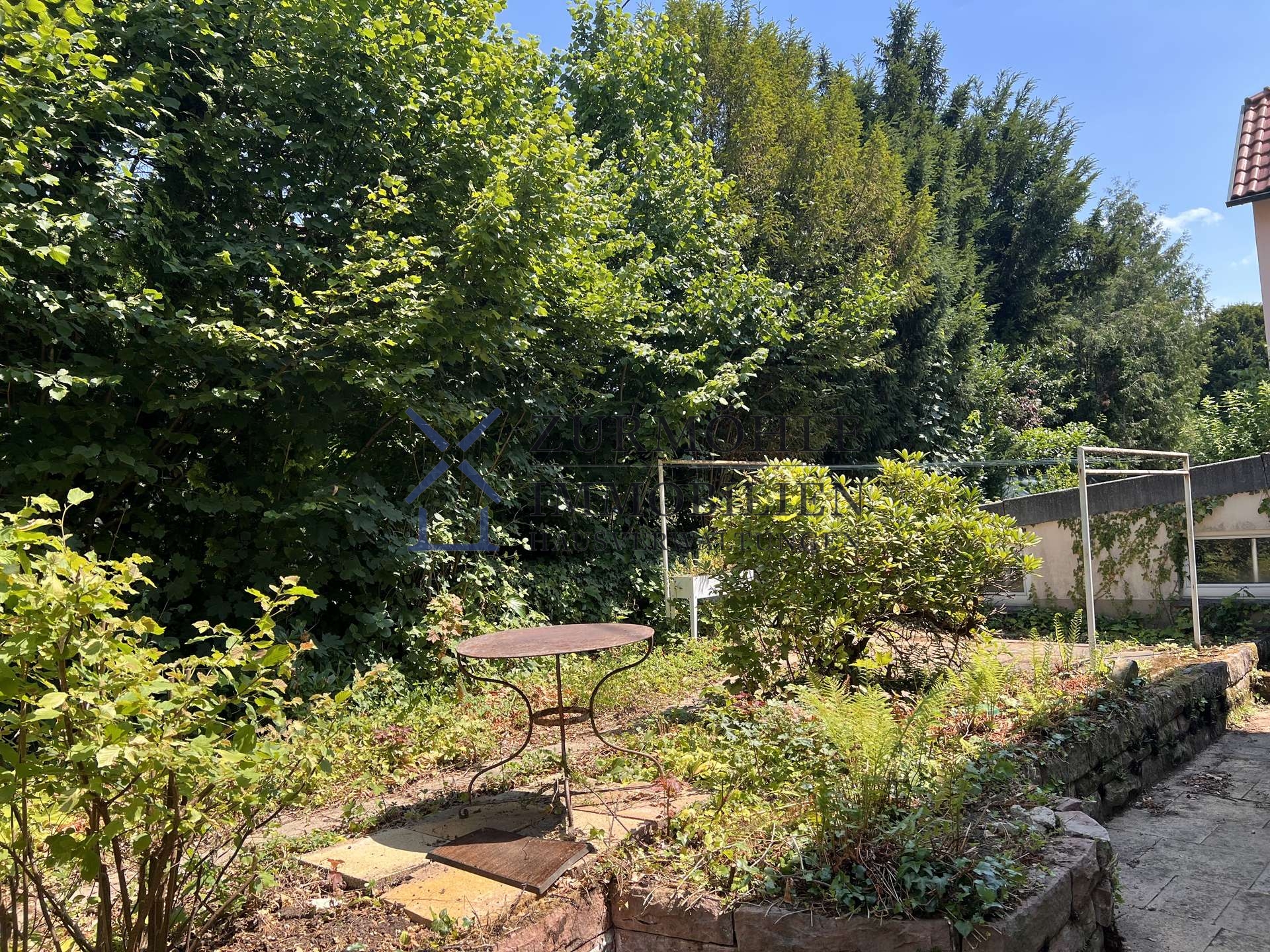 Garten hinterm Haus
